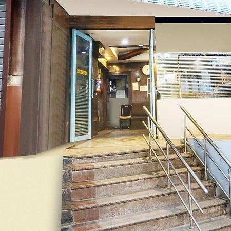 Super Hotel O Padmavathi Puram Near Railway Station Тирупати Екстериор снимка