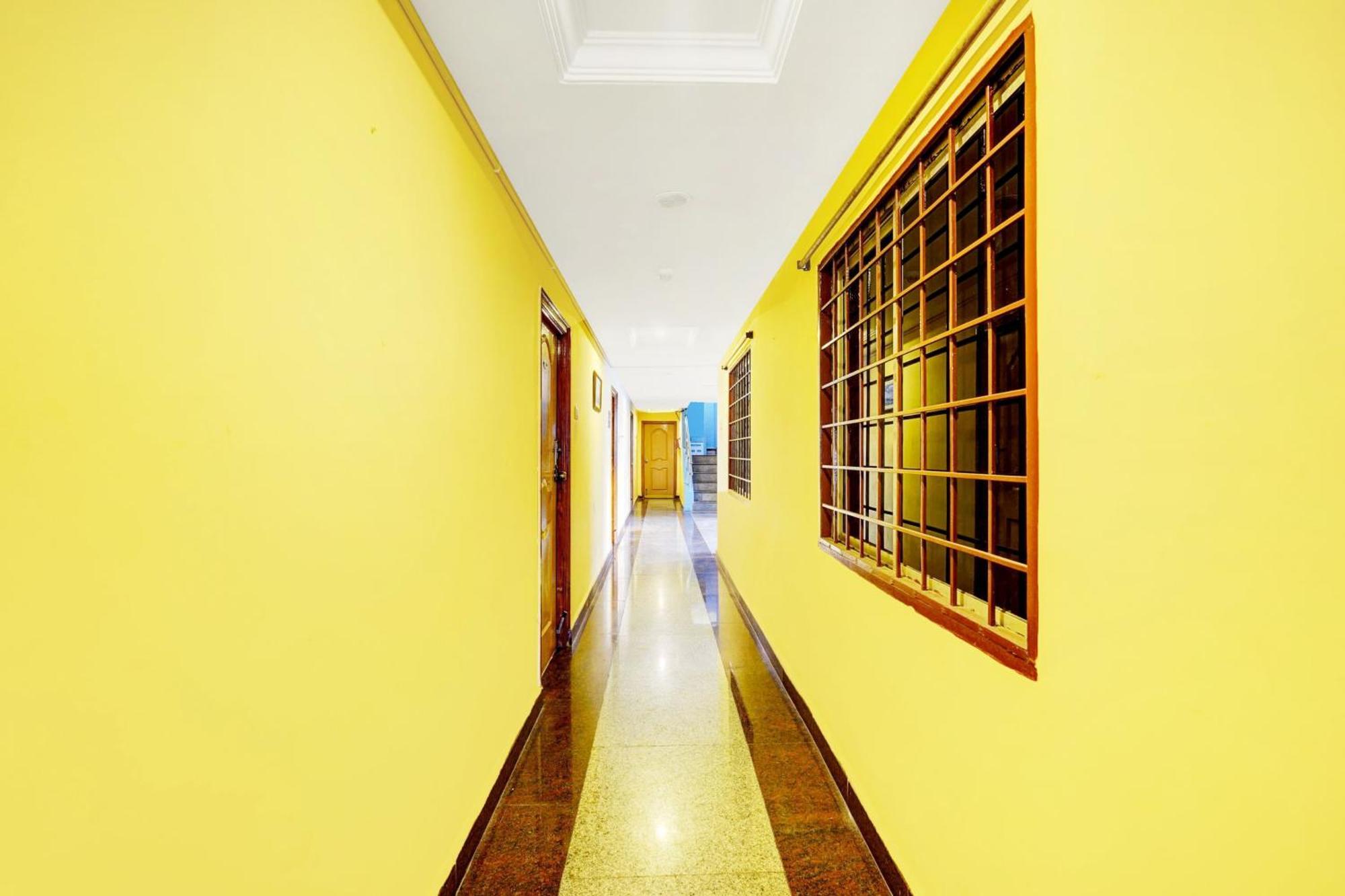 Super Hotel O Padmavathi Puram Near Railway Station Тирупати Екстериор снимка