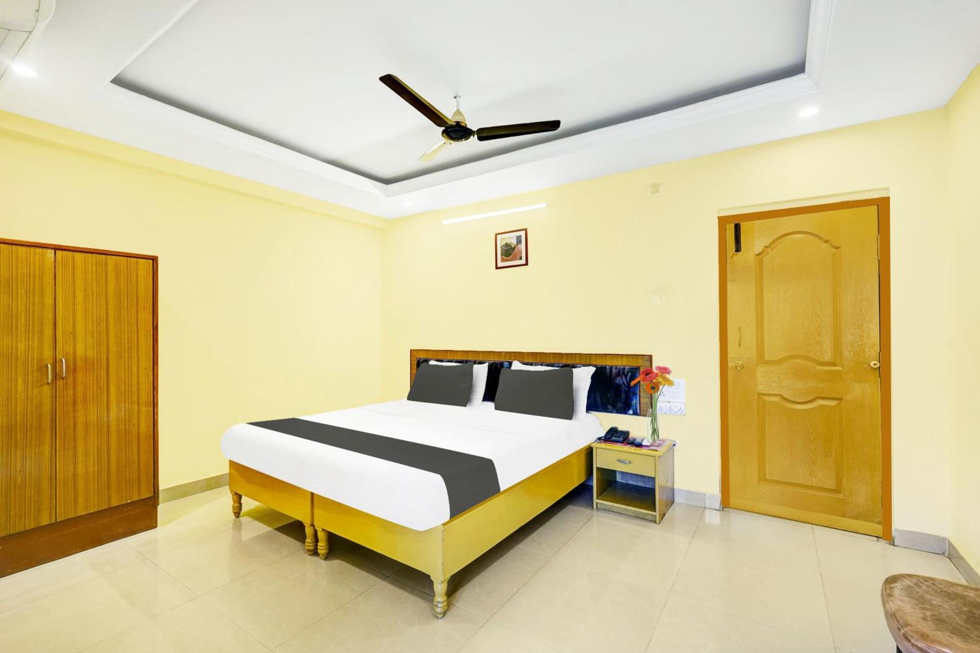 Super Hotel O Padmavathi Puram Near Railway Station Тирупати Екстериор снимка